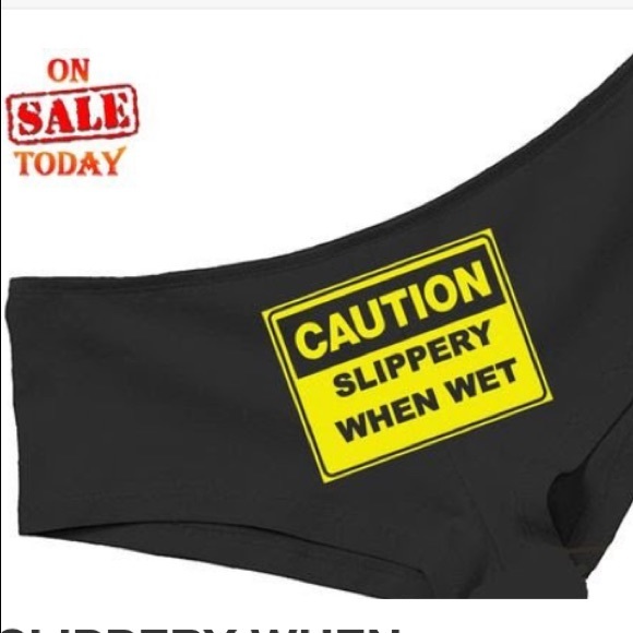 Wet panties - Picture 1 of 1